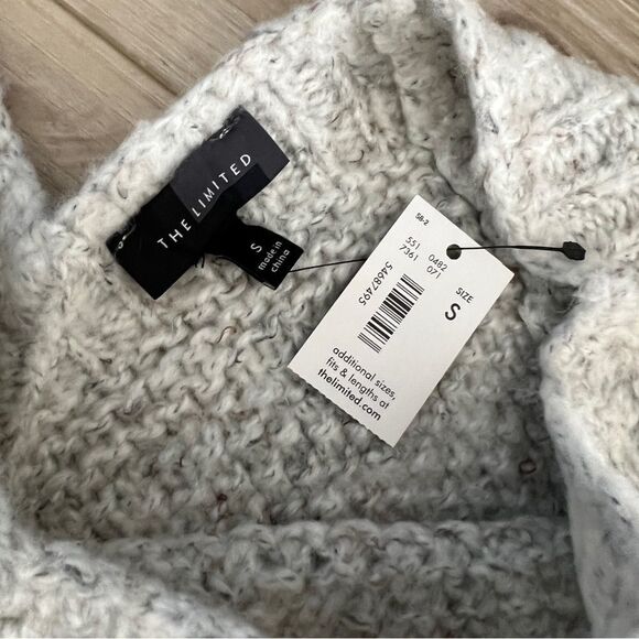 NWT The Limited V neck Sweater Size Small - Picture 2 of 4